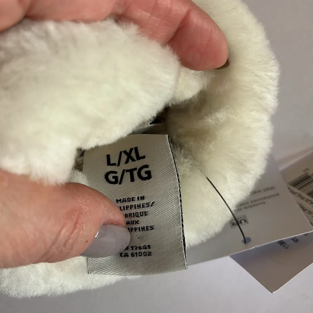 UGG nylon glove with conductive palm